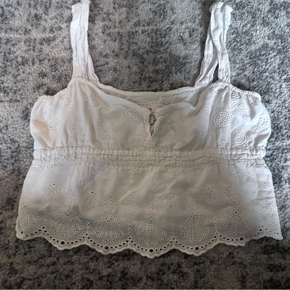 Maeve by anthropology Sea Shell Eyelet top size: X- Small